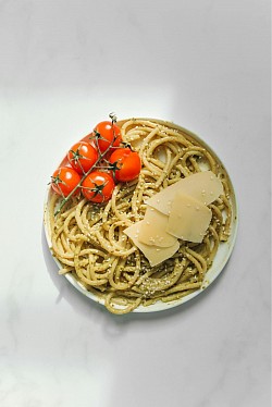 Spaghettis tomates cerises et parmesane